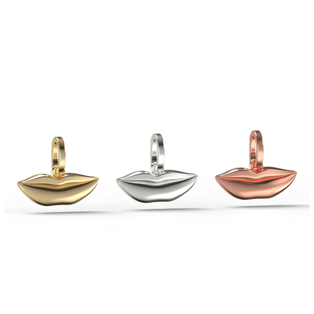 Gold Classic Kiss Charm