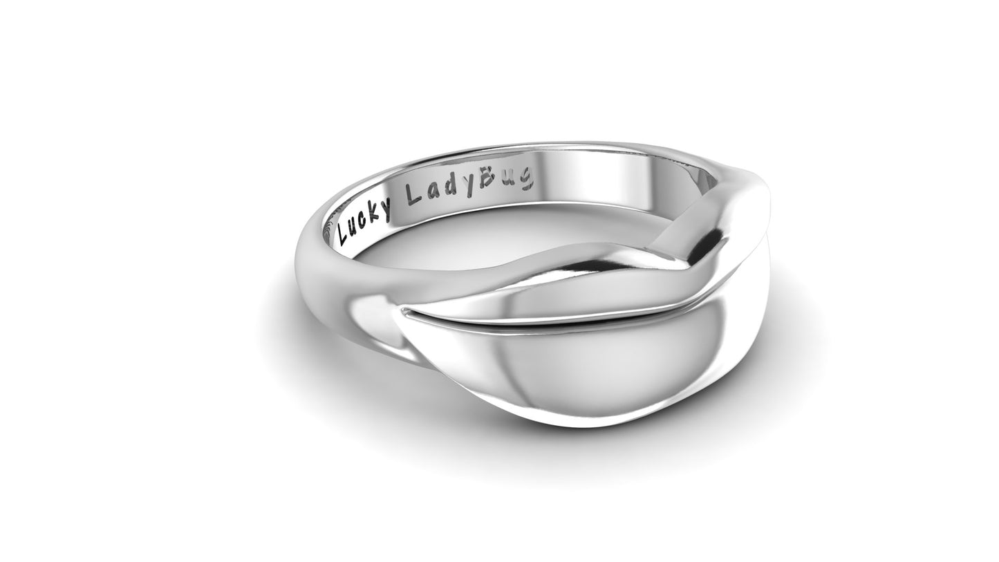 Silver Classic Kiss Ring