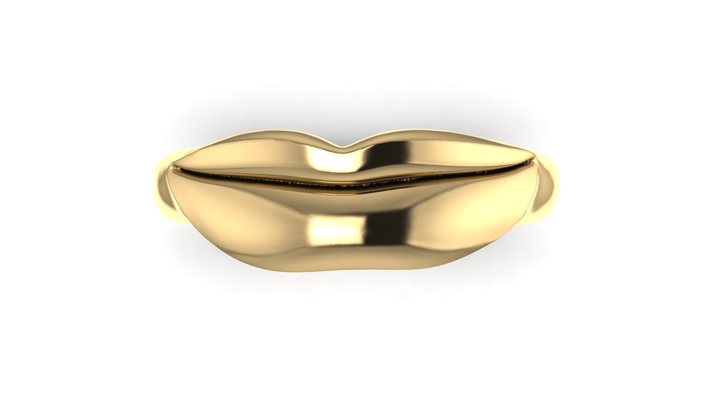 Gold Classic Kiss Ring