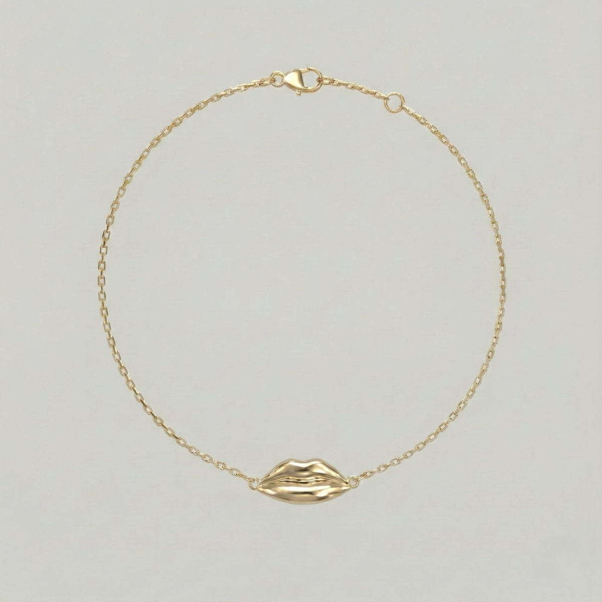 Gold Classic Kiss Cable Bracelet | Custom Beautiful Meaningful Jewelry - ilMio Jewelry