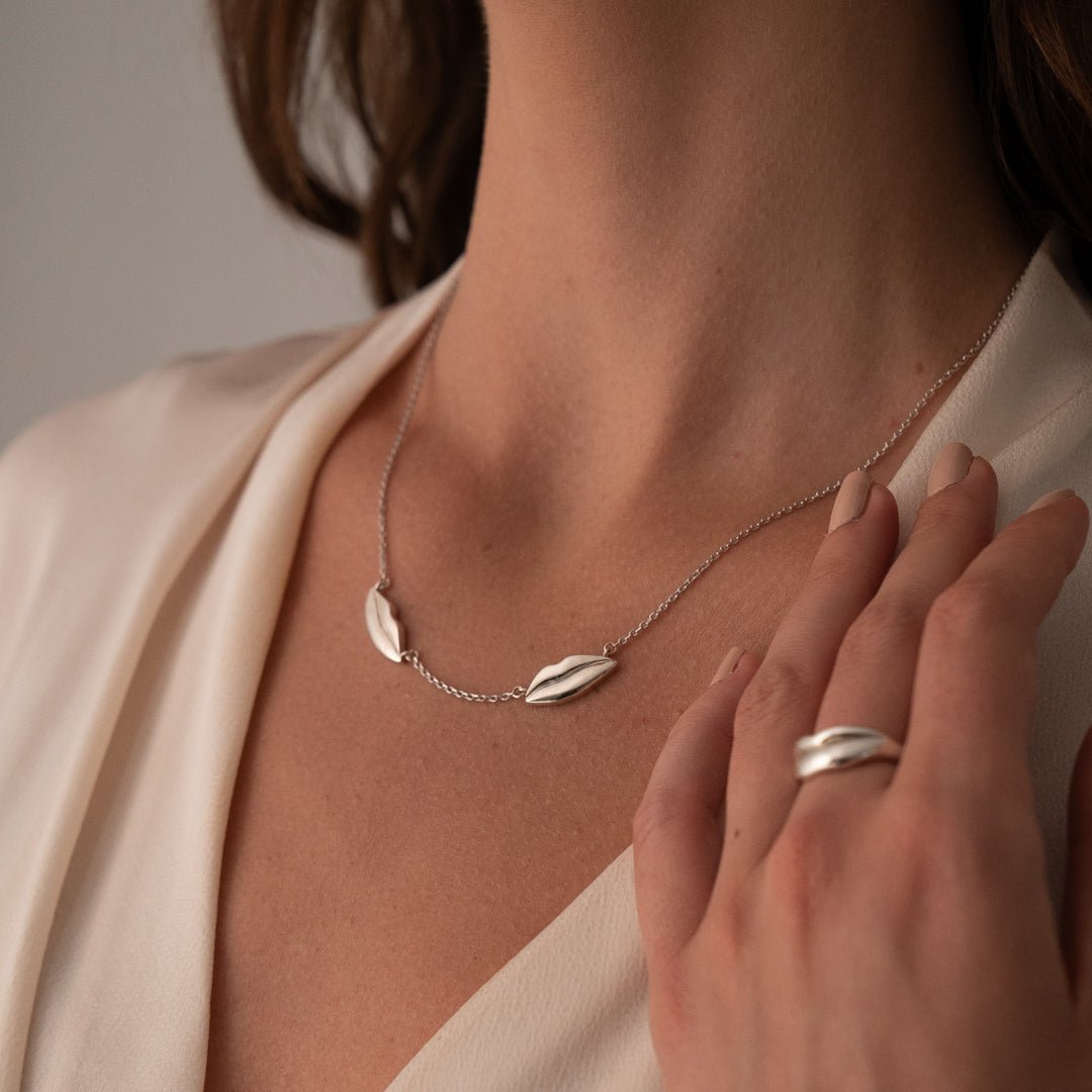 Silver Double Classic Kiss Necklace | Custom Beautiful Meaningful Jewelry - ilMio Jewelry