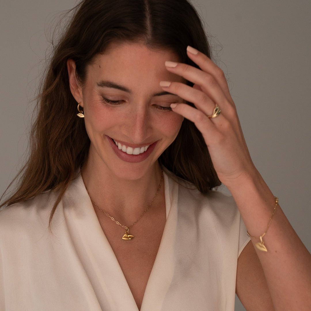 Gold Classic Kiss Charm | Custom Beautiful Meaningful Jewelry - ilMio Jewelry