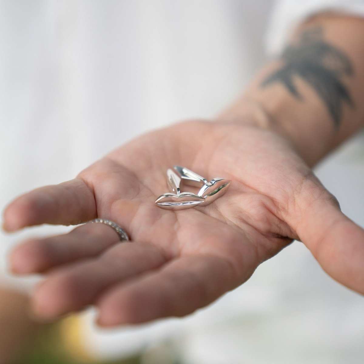 Silver Classic Kiss Cufflinks | Custom Beautiful Meaningful Jewelry - ilMio Jewelry