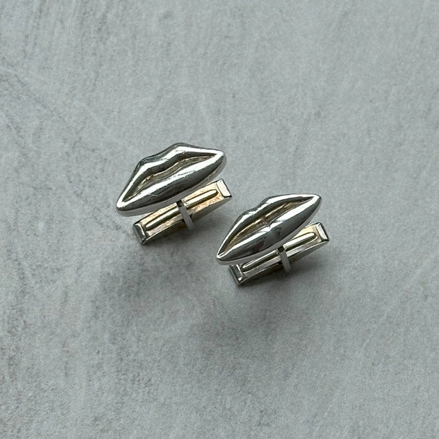 Silver Classic Kiss Cufflinks | Custom Beautiful Meaningful Jewelry - ilMio Jewelry