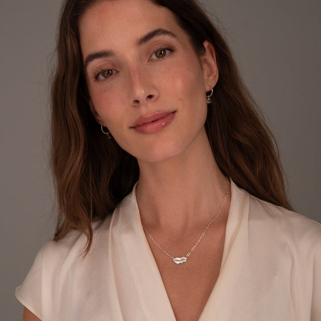 Silver Classic Kiss Necklace | Custom Beautiful Meaningful Jewelry - ilMio Jewelry