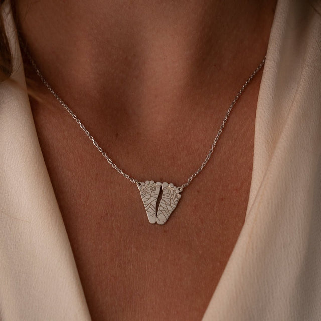 Silver Classic Footprint Necklace | Custom Beautiful Meaningful Jewelry - ilMio Jewelry