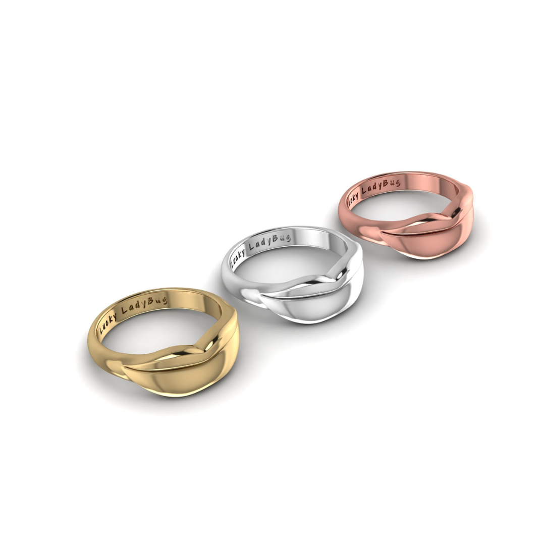Gold Classic Kiss Ring