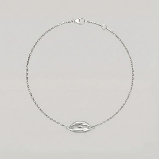 Silver Petite Kiss Cable Bracelet | Custom Beautiful Meaningful Jewelry - ilMio Jewelry