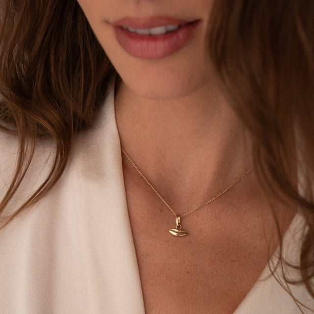 Gold Petite Kiss Charm | Custom Beautiful Meaningful Jewelry - ilMio Jewelry
