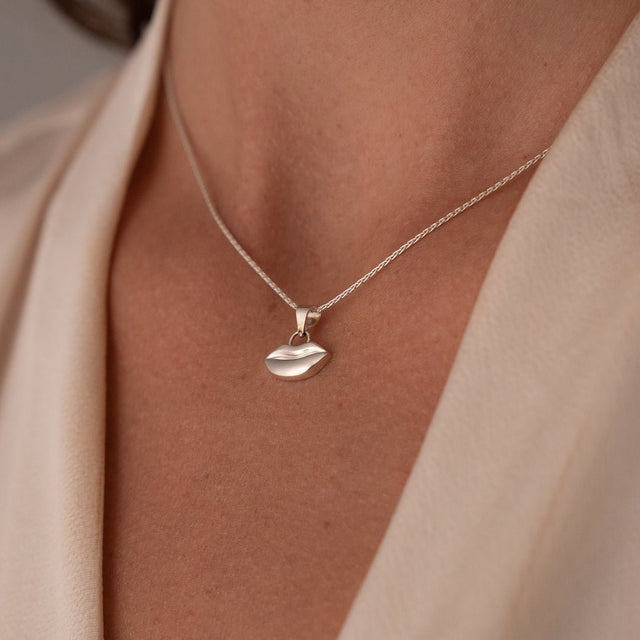 Silver Petite Kiss Charm | Custom Beautiful Meaningful Jewelry - ilMio Jewelry