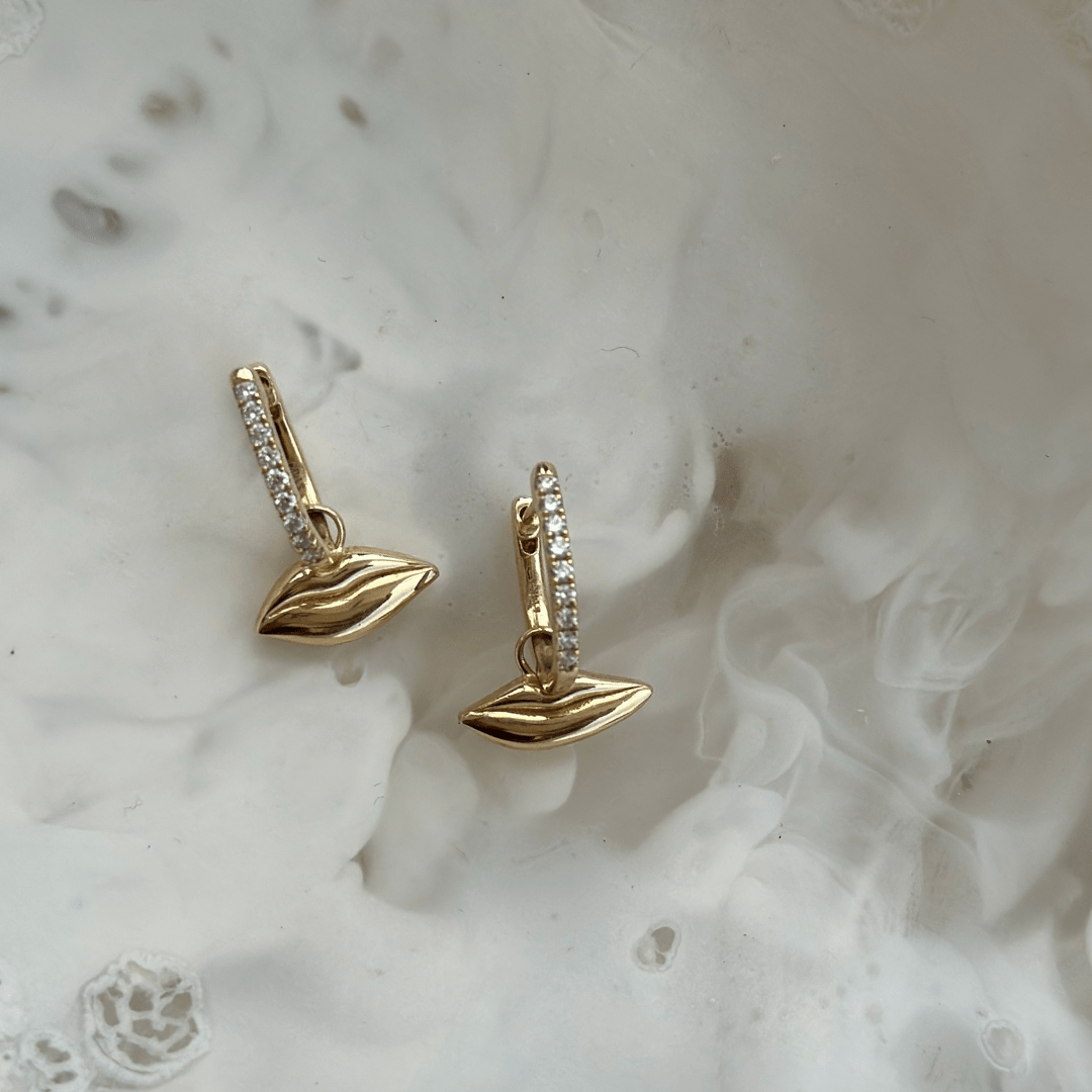 Petite Kiss Diamond Drop Earrings | Custom Beautiful Meaningful Jewelry - ilMio Jewelry