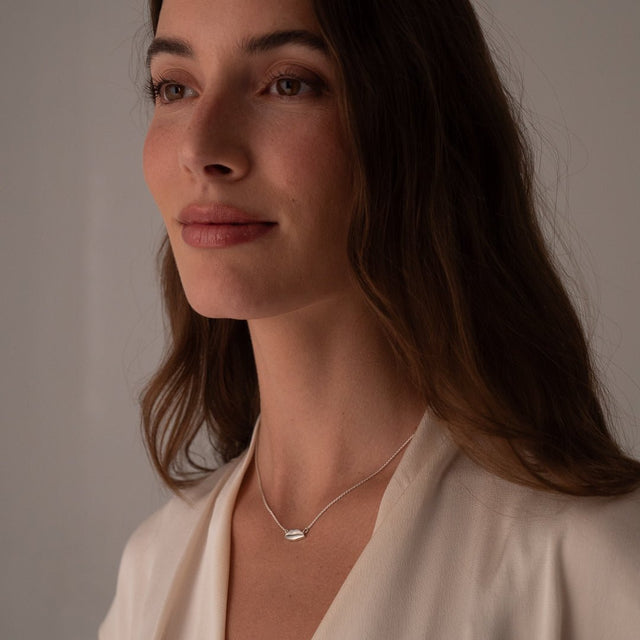 Silver Petite Kiss Necklace | Custom Beautiful Meaningful Jewelry - ilMio Jewelry