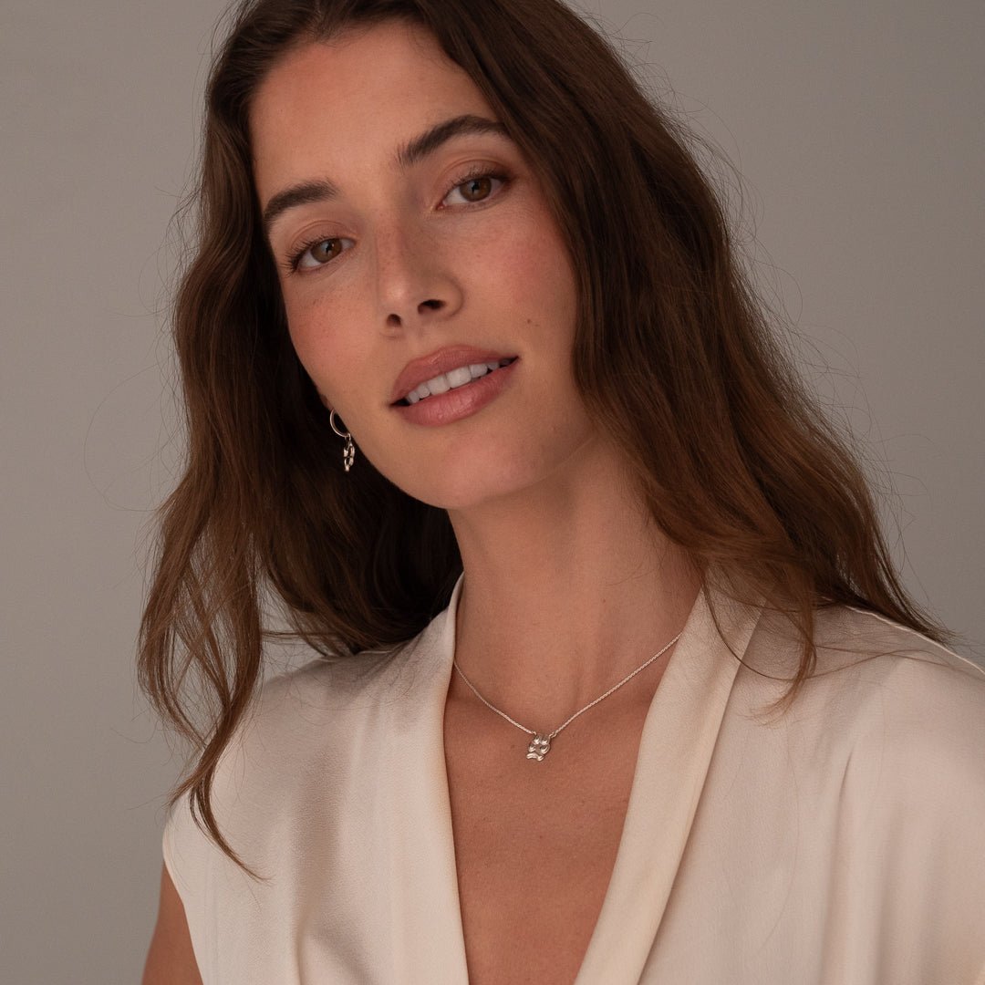 Silver Petite Paw Necklace | Custom Beautiful Meaningful Jewelry - ilMio Jewelry