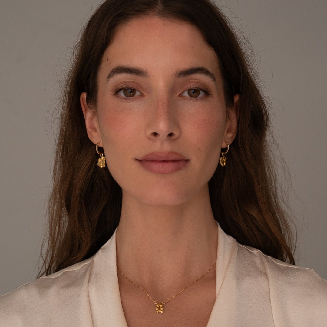 Gold Petite Paw Necklace | Custom Beautiful Meaningful Jewelry - ilMio Jewelry