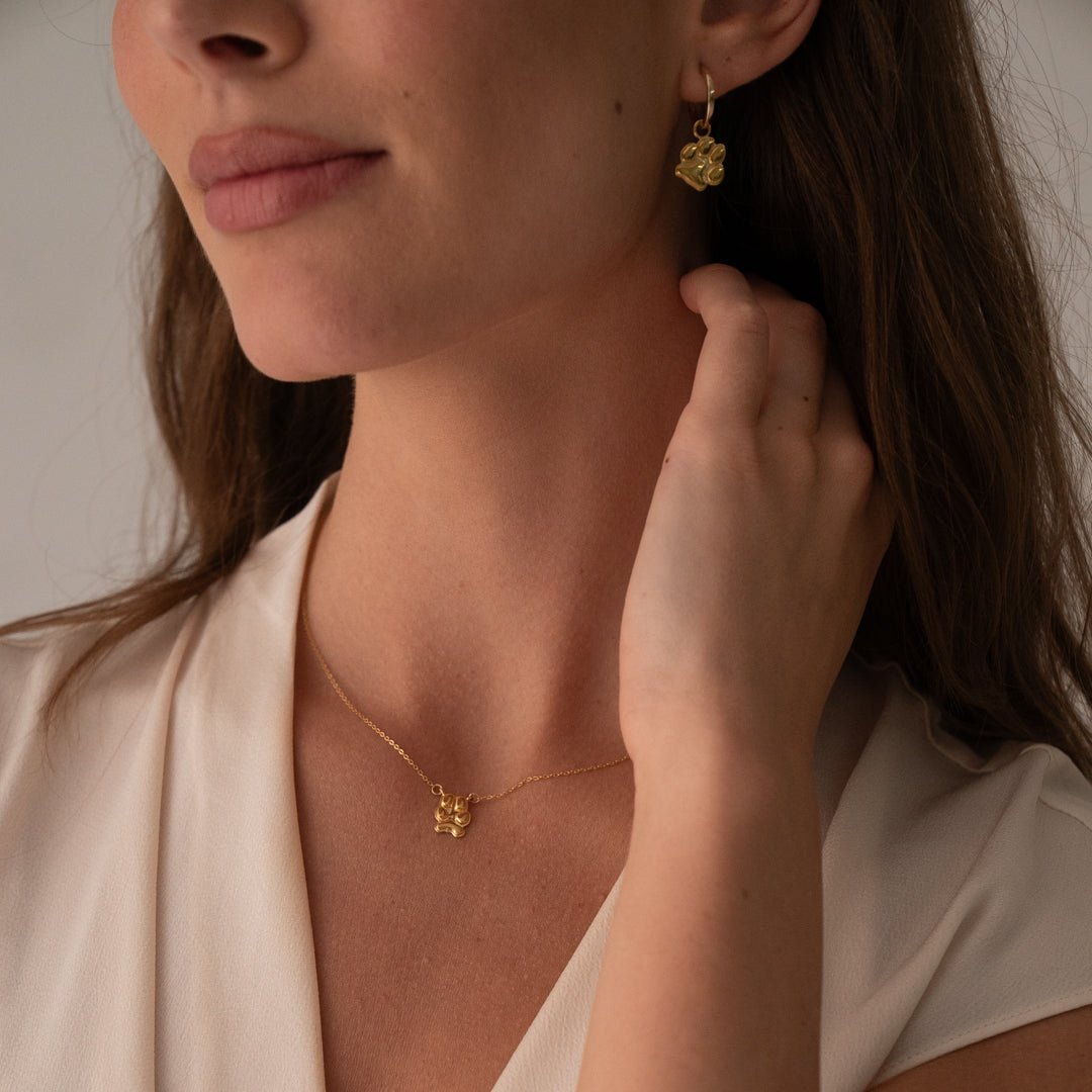 Gold Petite Paw Necklace | Custom Beautiful Meaningful Jewelry - ilMio Jewelry