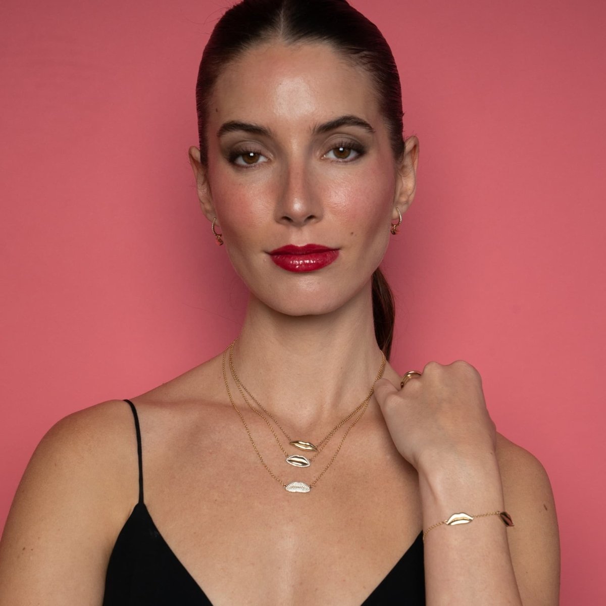 Diamond Halo Classic Kiss Necklace | Custom Beautiful Meaningful Jewelry - ilMio Jewelry